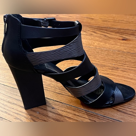 Isola Chunky Grey and Black Heels. Size 8 & 1/2. - Picture 5 of 8